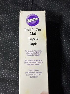 Wilton White Baking/Decorating Mat with Purple Accents